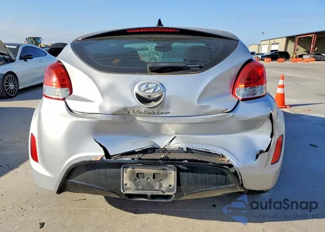 2017 Hyundai Veloster z USA, uszkodzony, nr VIN KMHTC6AD2HU322552